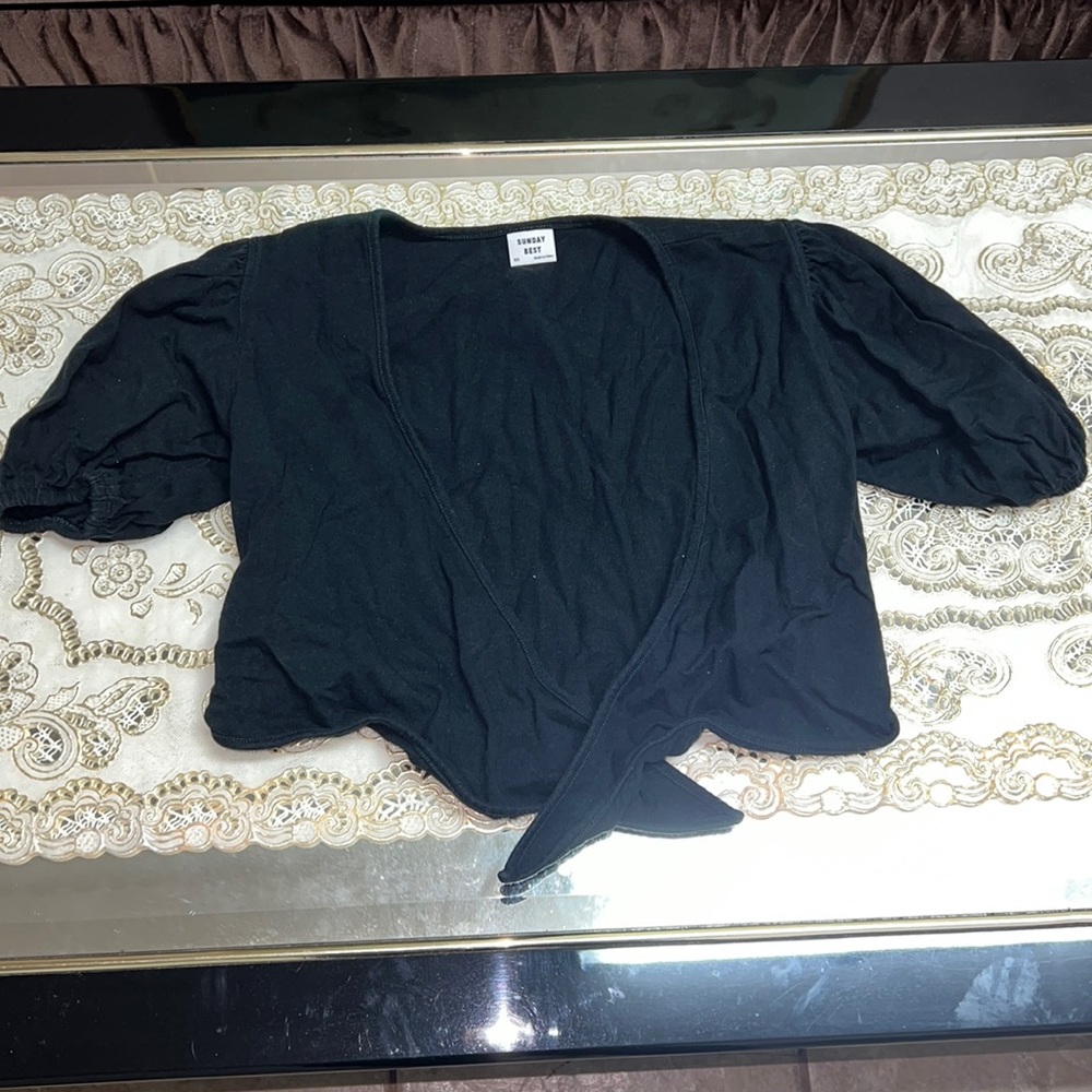 Aritzia Sunday Best black tie front short-sleeved crop top